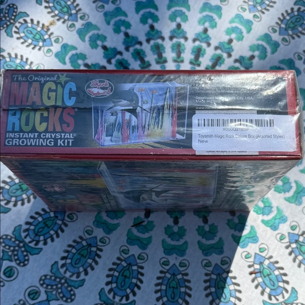 Magic Rocks Instant Crystal Growing Kit - Picture 4 of 5